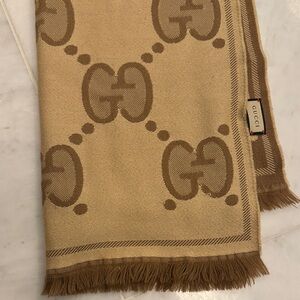 Gucci GG wool scarf Beige and Brown